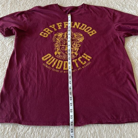 Gryffindor Short sleeve shirt size XL - Picture 12 of 16